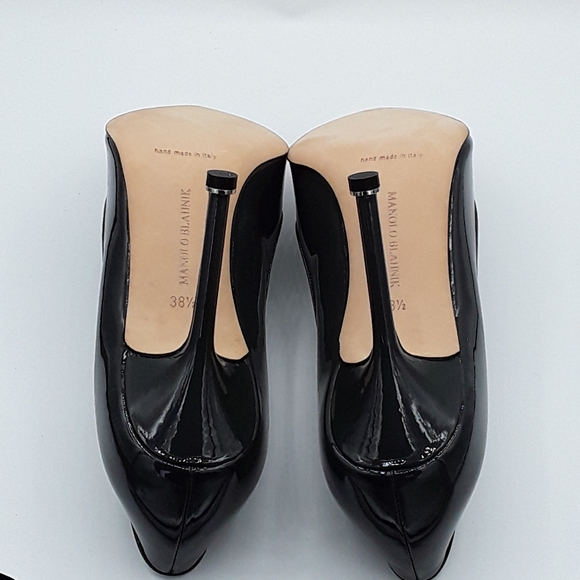New in box Manolo Blahnik heels - Picture 3 of 5